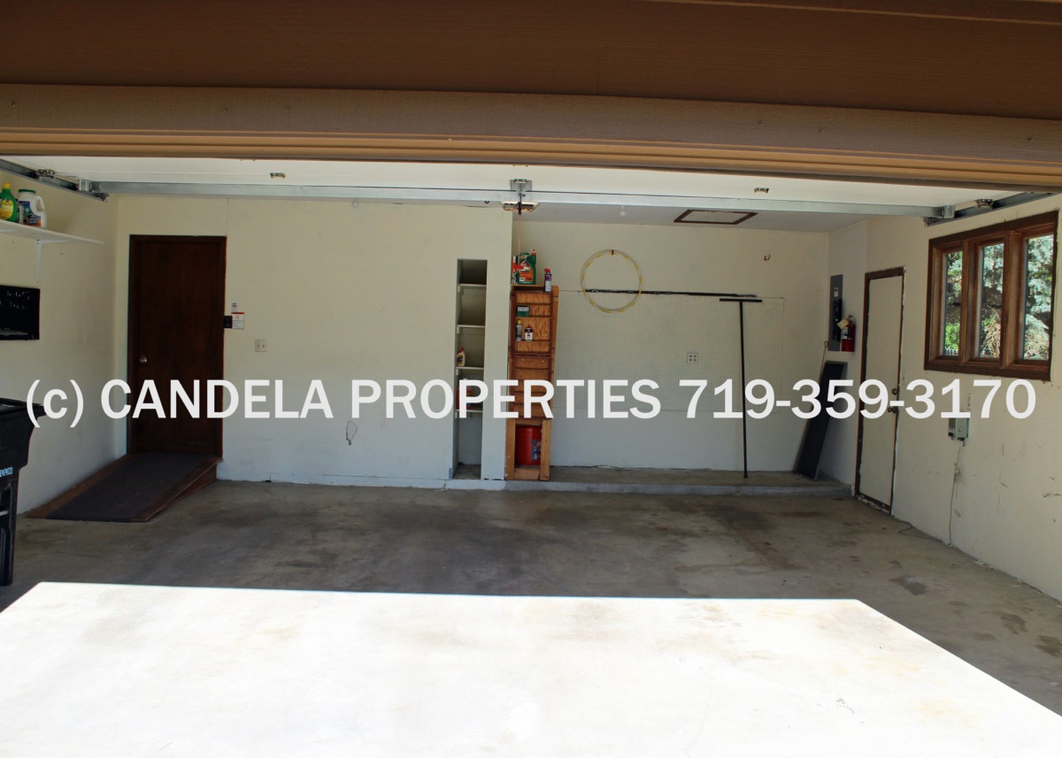 2970SHOREHAMCIRCLEgarage Candela Properties